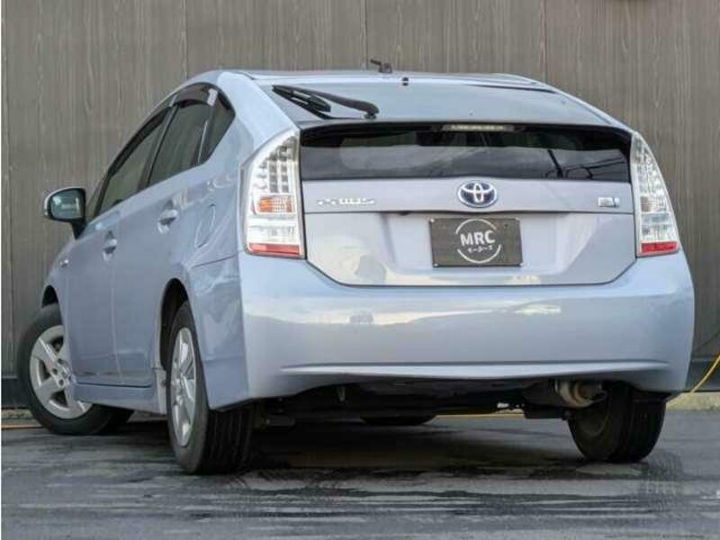 PRIUS-4