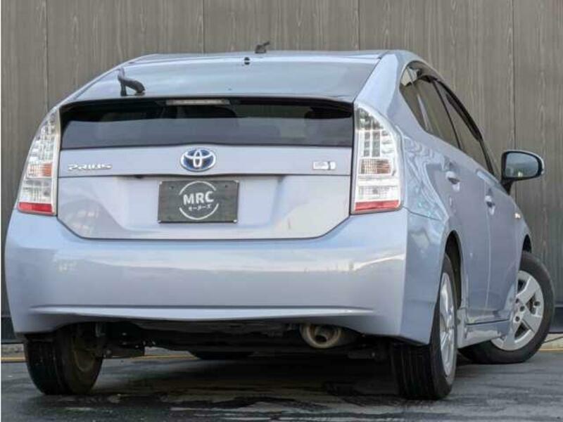 PRIUS-1