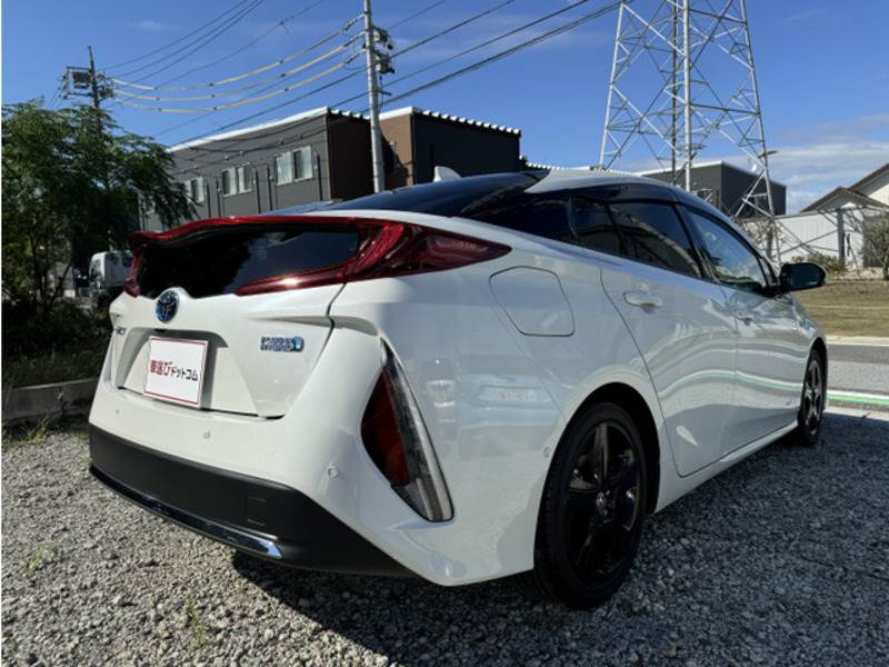 PRIUS PHV-8