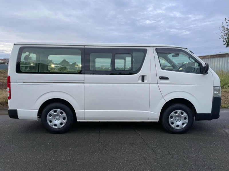 HIACE VAN-10