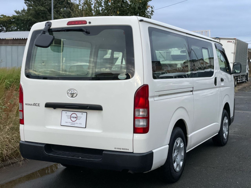 HIACE VAN-11