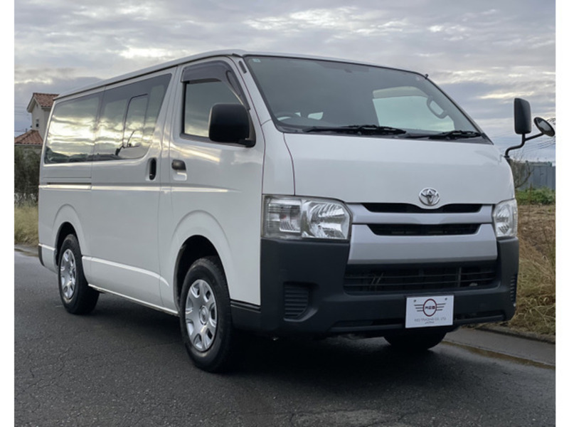 TOYOTA　HIACE VAN