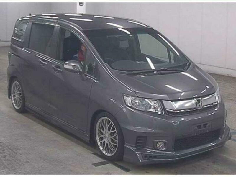 HONDA　FREED SPIKE