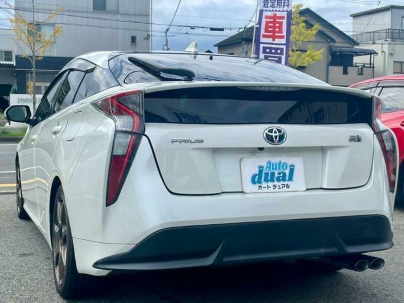 PRIUS-4