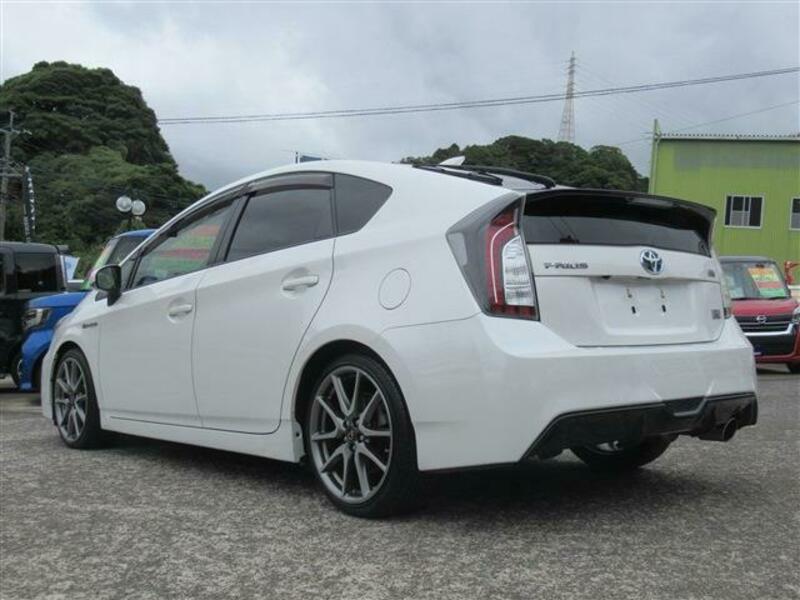 PRIUS-18