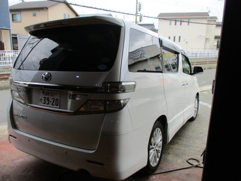 VELLFIRE-6