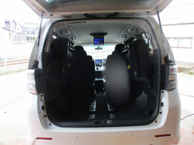 VELLFIRE-7