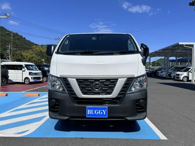 NISSAN　NV350 CARAVAN