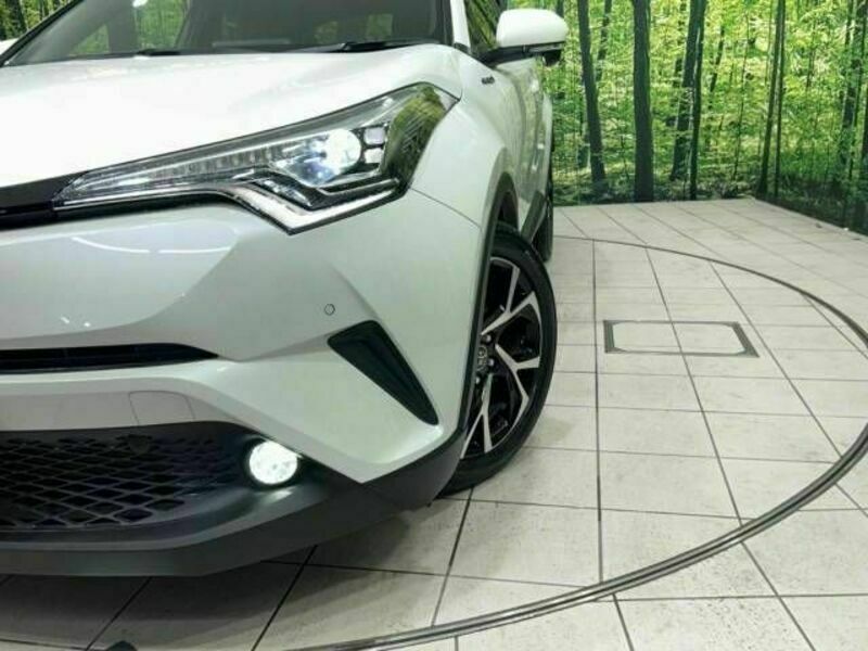 C-HR-12