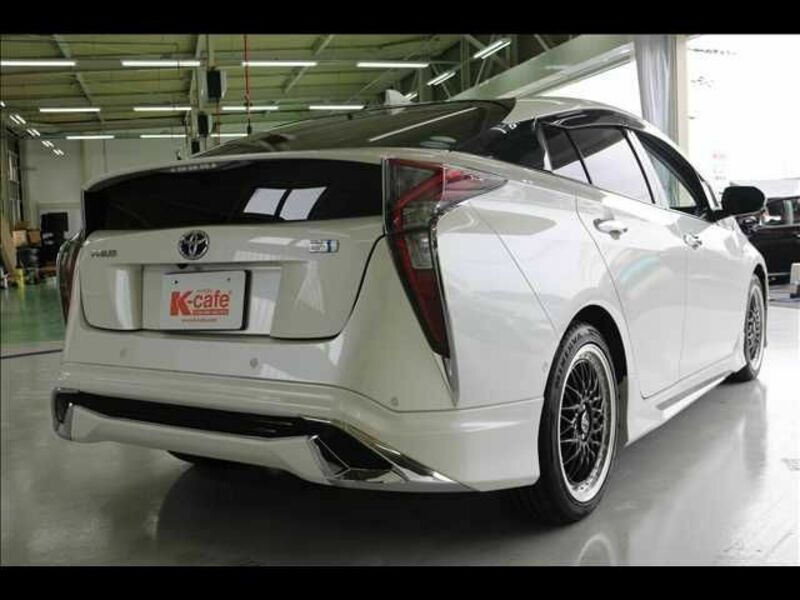 PRIUS-13