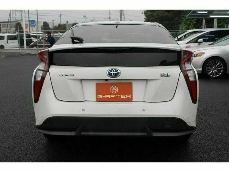 PRIUS-8