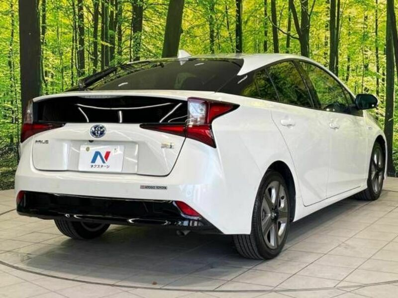 PRIUS-17