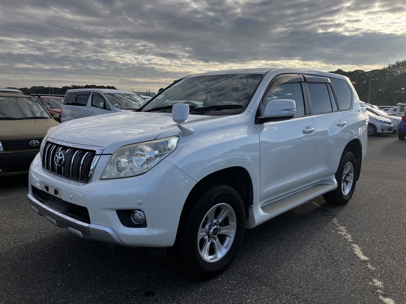 TOYOTA　LAND CRUISER PRADO