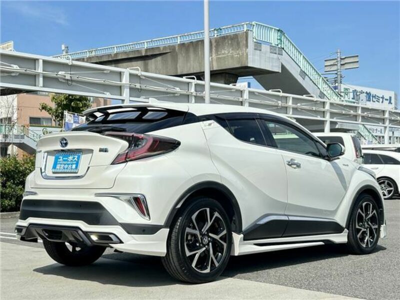 C-HR-8