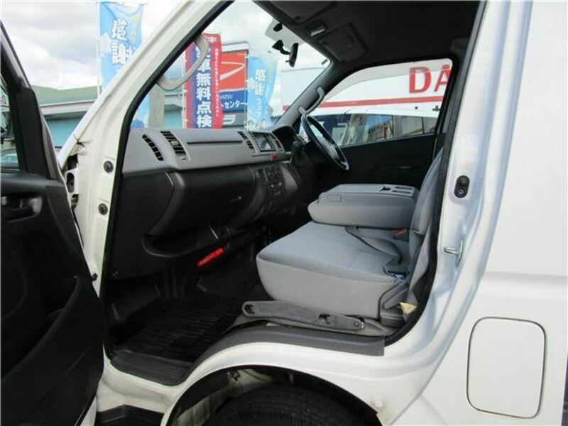 HIACE VAN-9