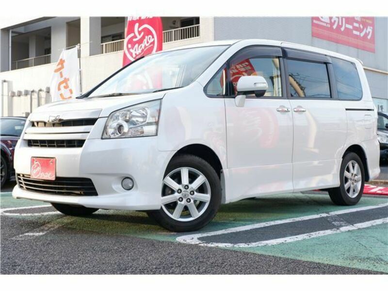 TOYOTA　NOAH