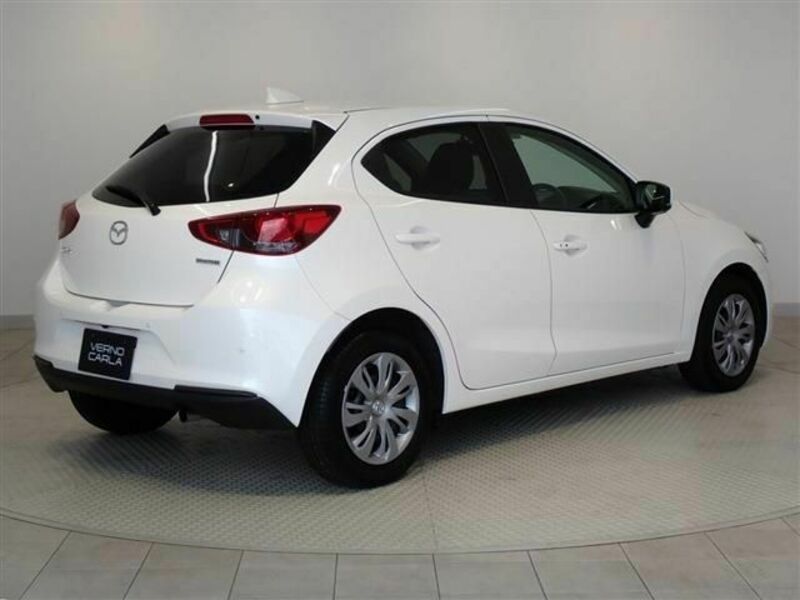 MAZDA2-4