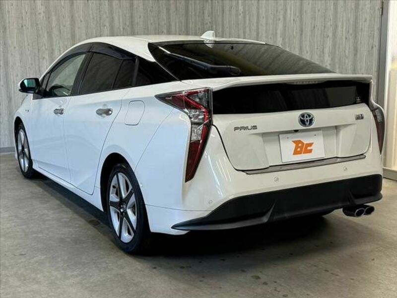 PRIUS-12