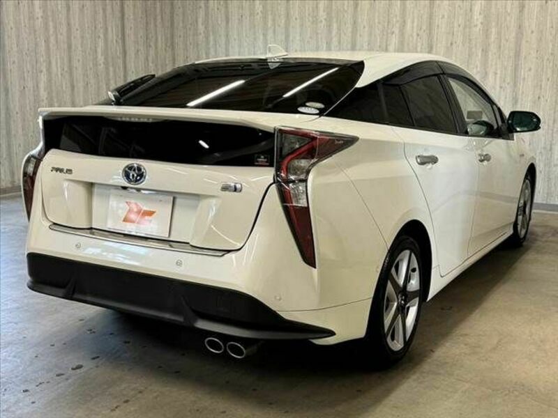 PRIUS-14