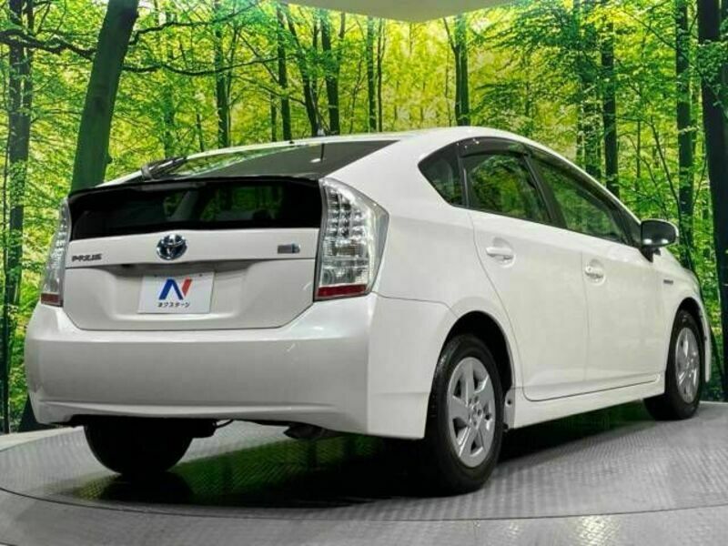 PRIUS-17