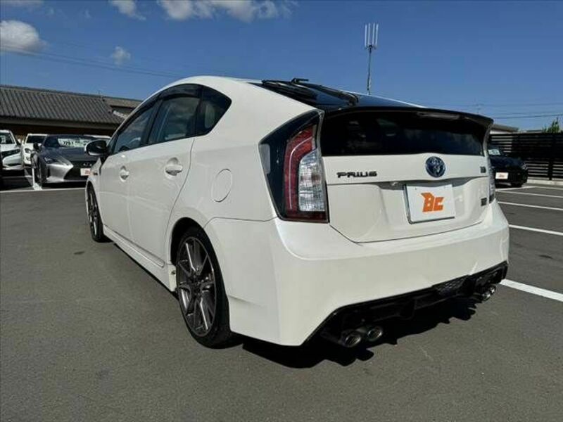 PRIUS-12