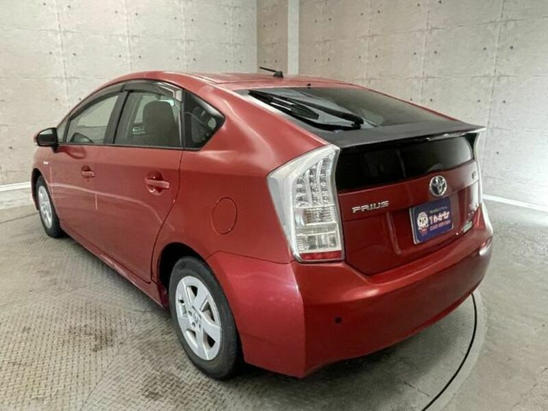 PRIUS-12