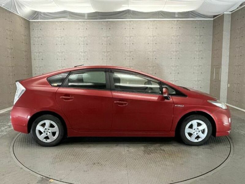 PRIUS-13