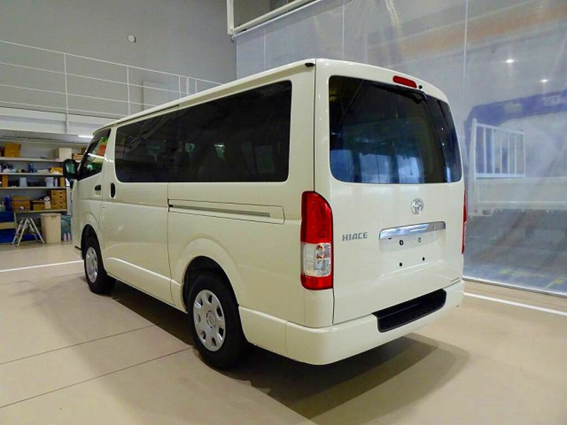 HIACE VAN-11