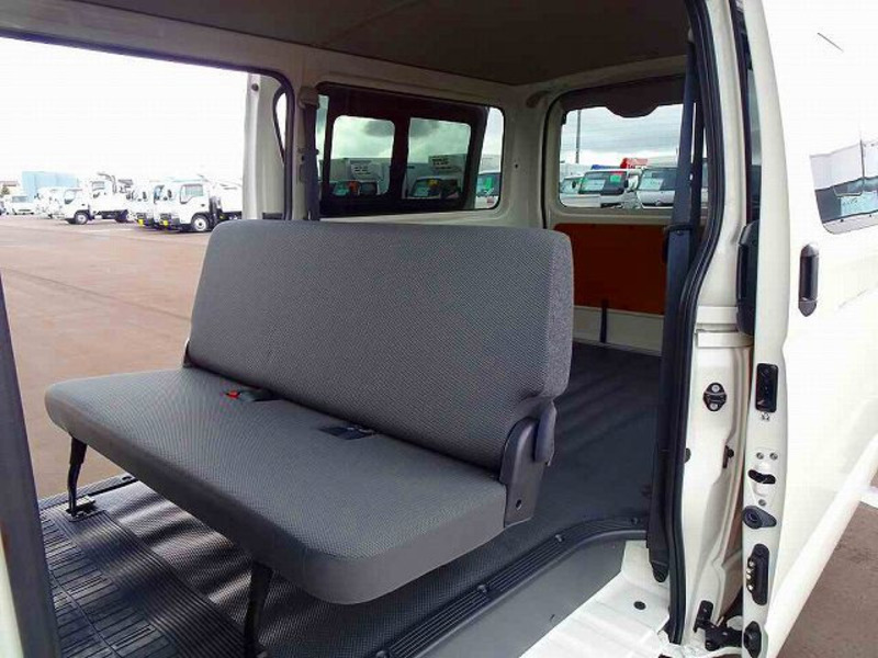 HIACE VAN-6