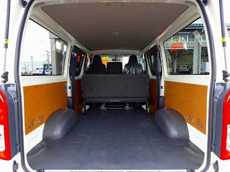 HIACE VAN-7