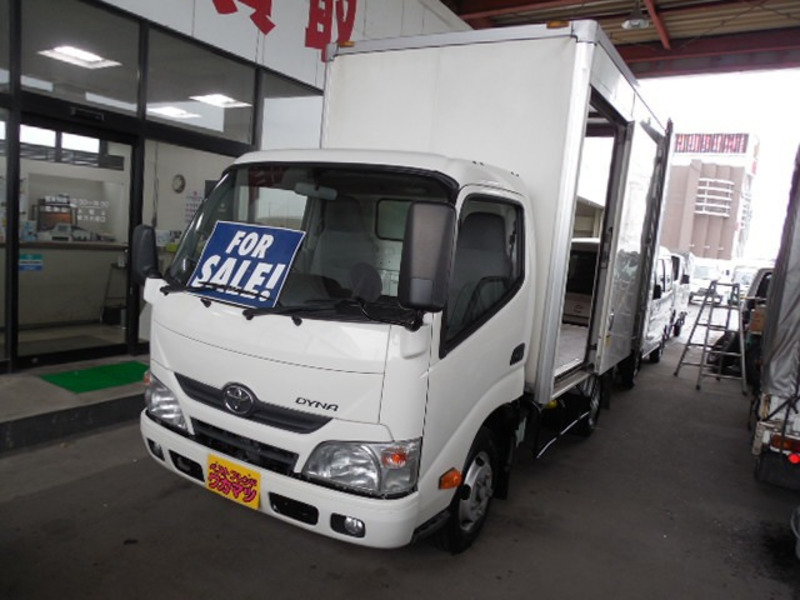 TOYOTA　DYNA