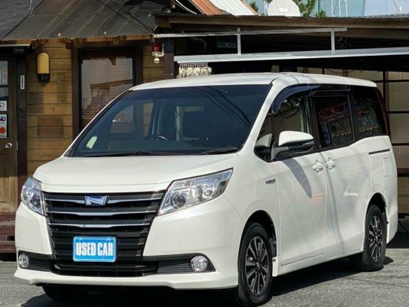 TOYOTA　NOAH