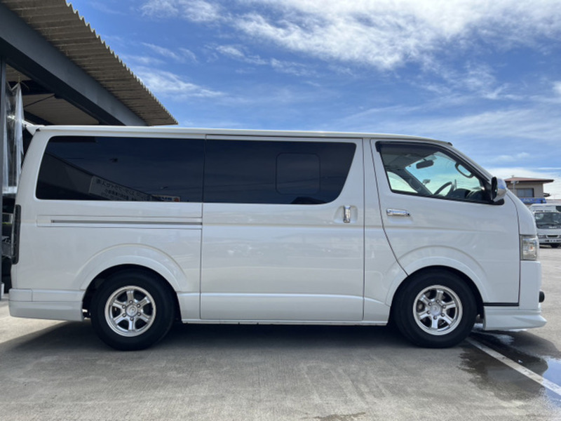 HIACE VAN-13