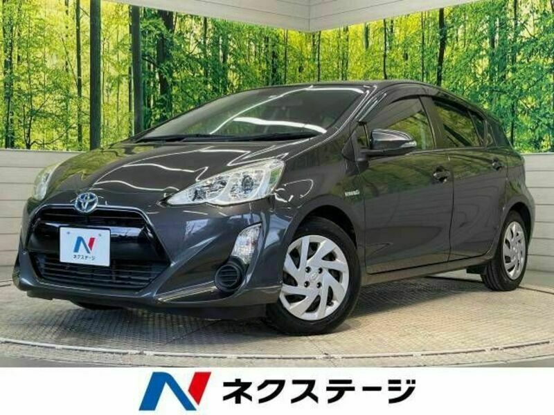 TOYOTA　AQUA