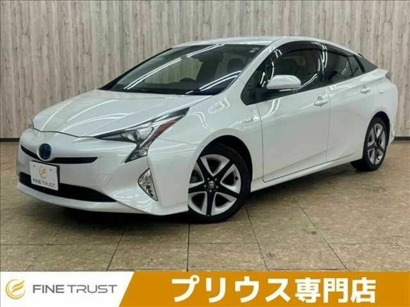 TOYOTA　PRIUS