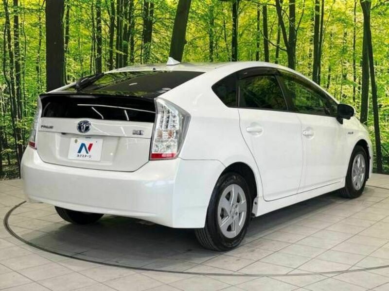 PRIUS-17