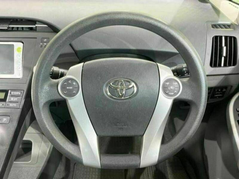 PRIUS-11