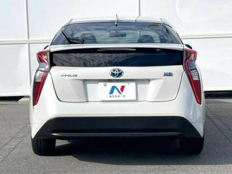 PRIUS-10