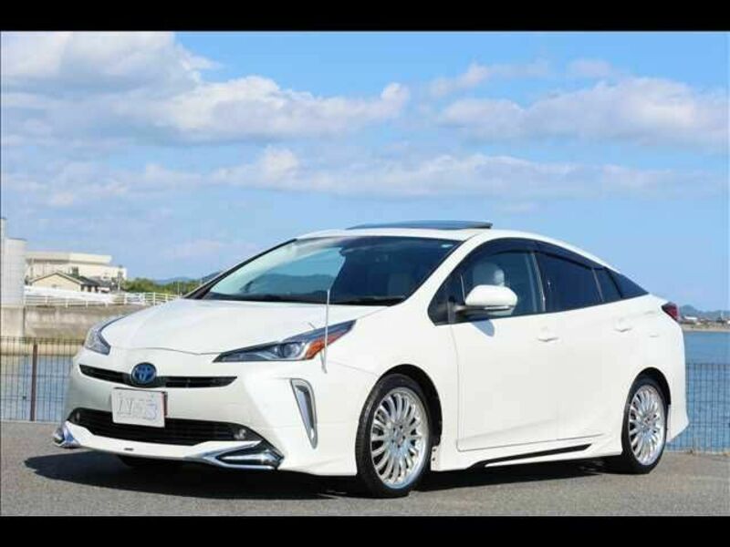 TOYOTA　PRIUS