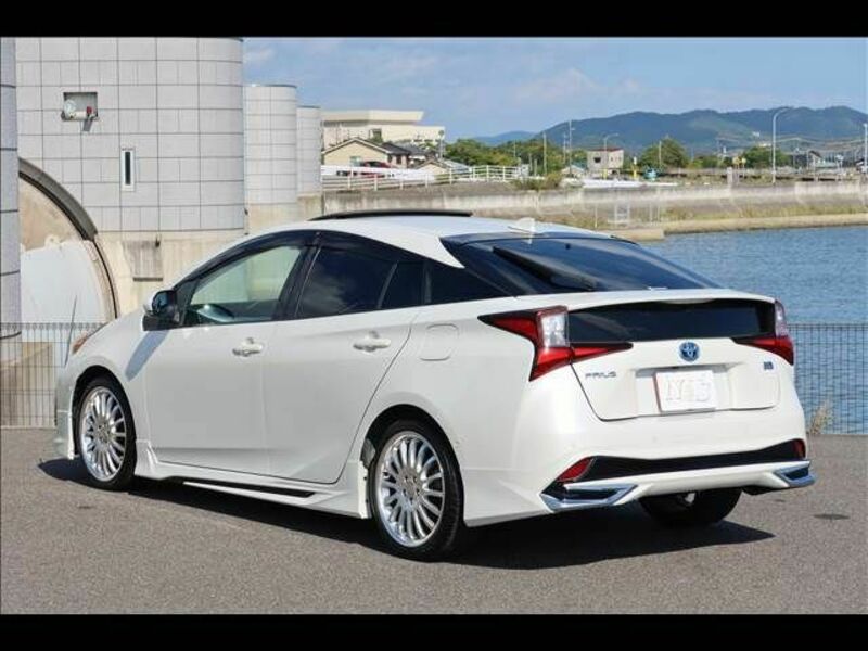 PRIUS-3