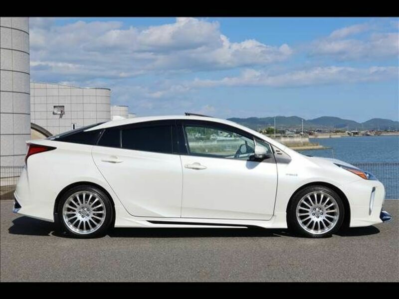 PRIUS-6