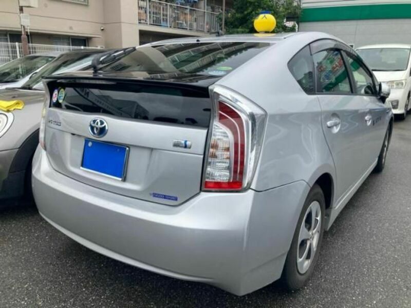 PRIUS-4