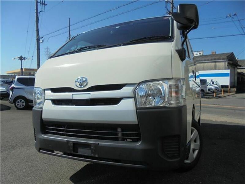 TOYOTA　HIACE VAN