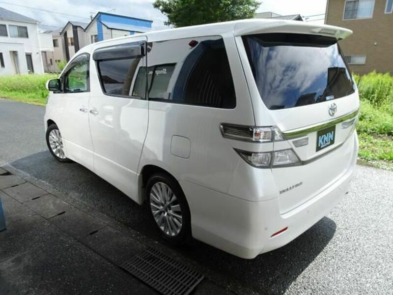 VELLFIRE-12