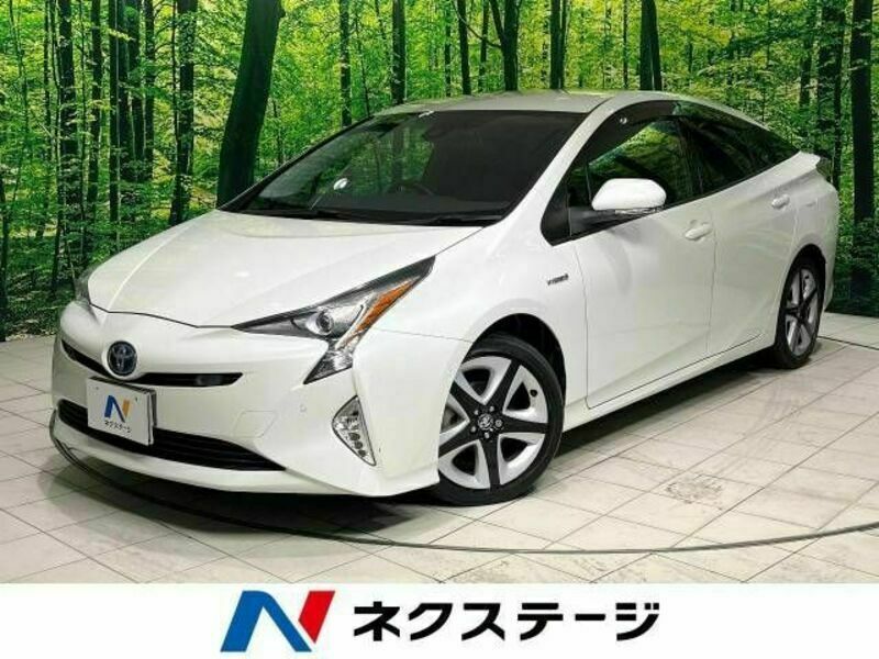 TOYOTA　PRIUS