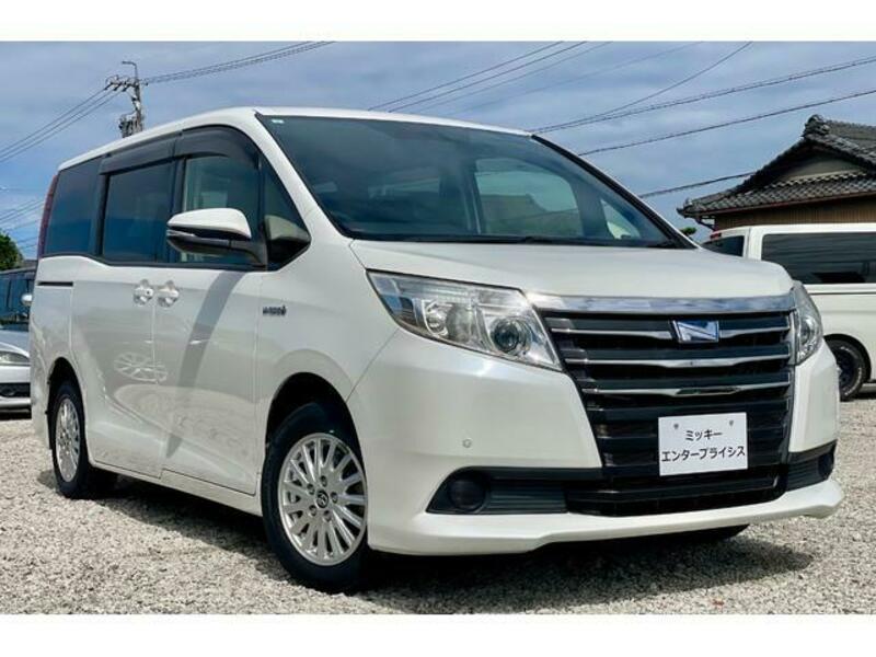 TOYOTA　NOAH