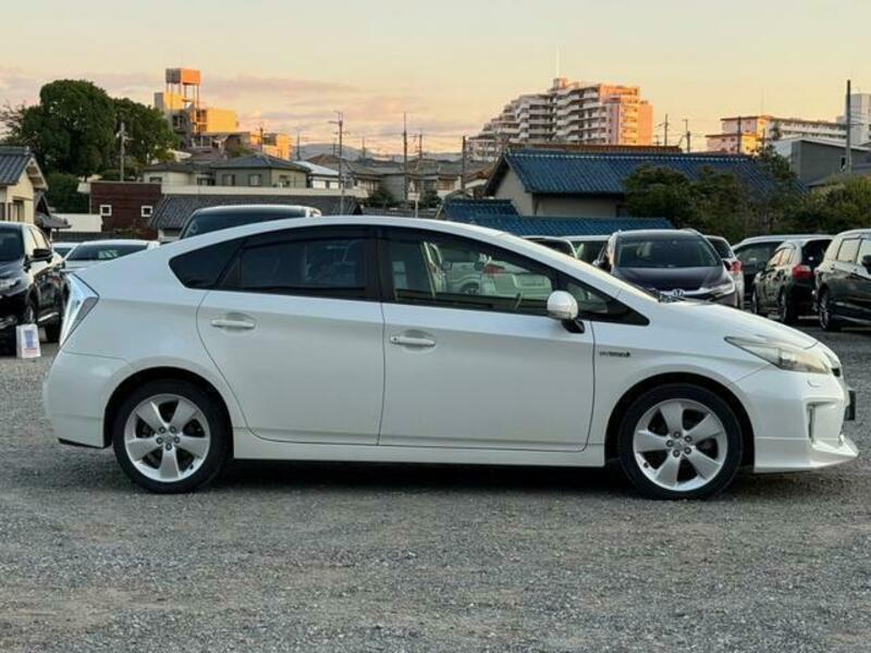 PRIUS-17