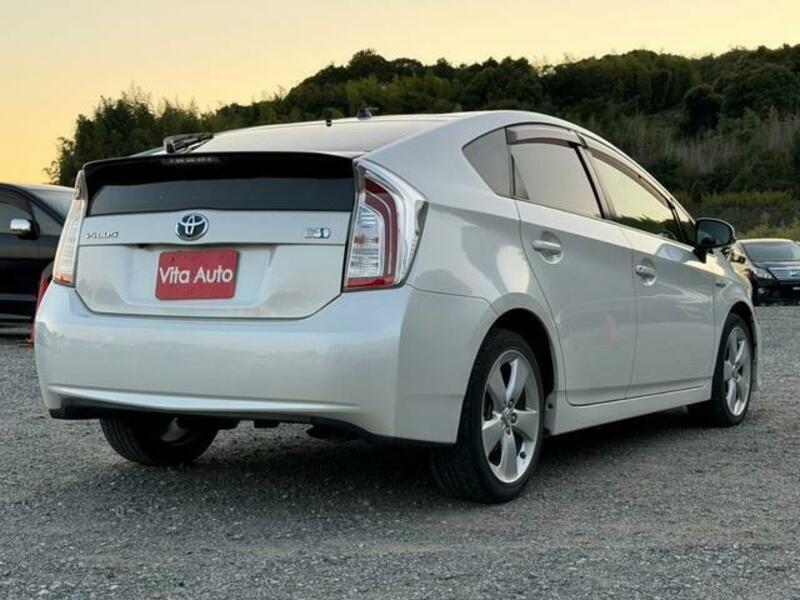 PRIUS-12