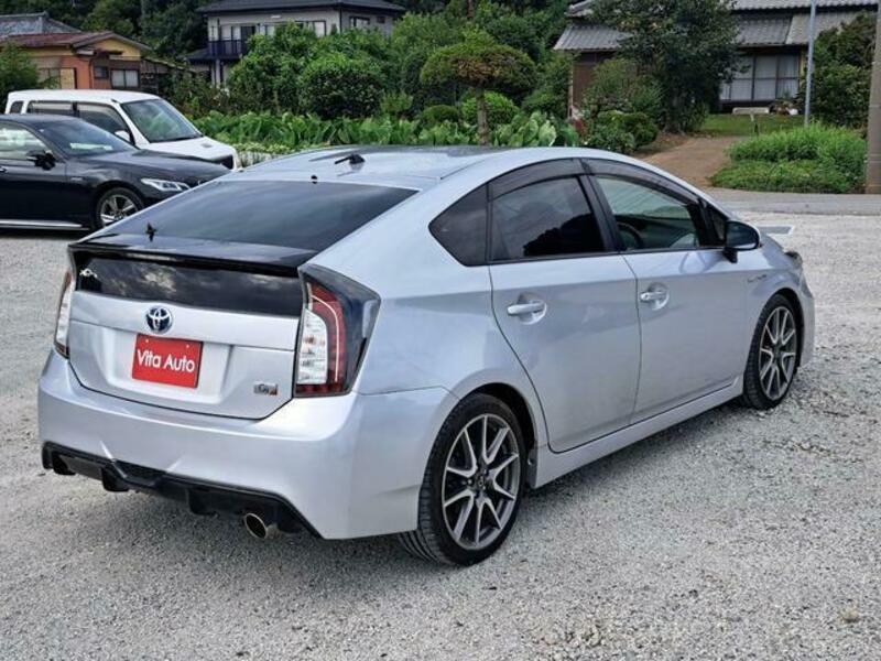 PRIUS-12