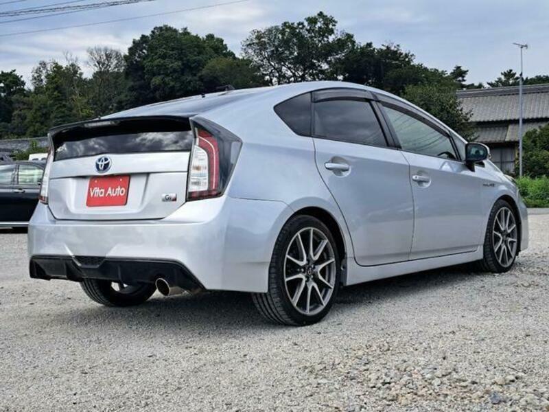 PRIUS-13